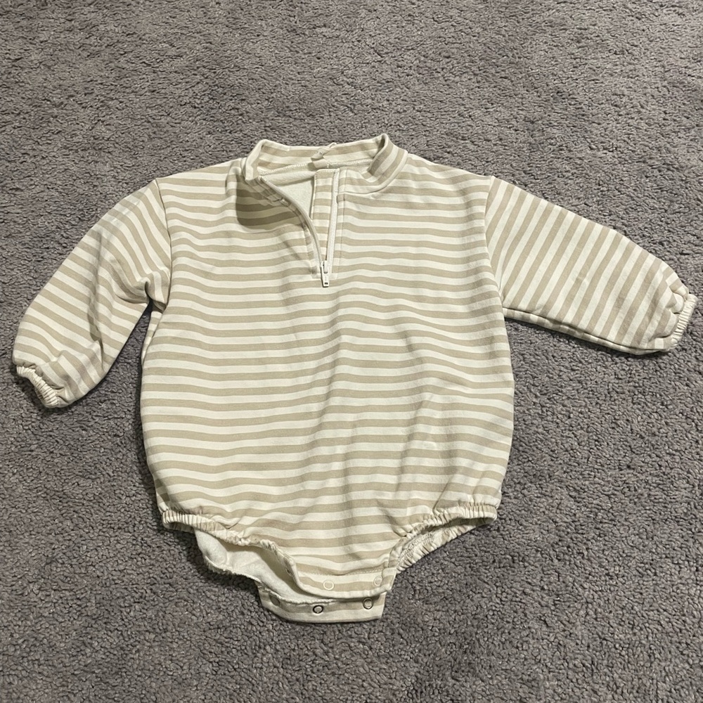 6-12M. Quincy Mae Cream and White Striped Bubble Bodysuit.